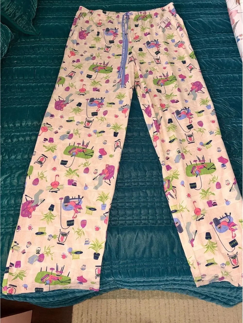 HUE Women's Medium Pink Top and Printed Pajama Pants Set